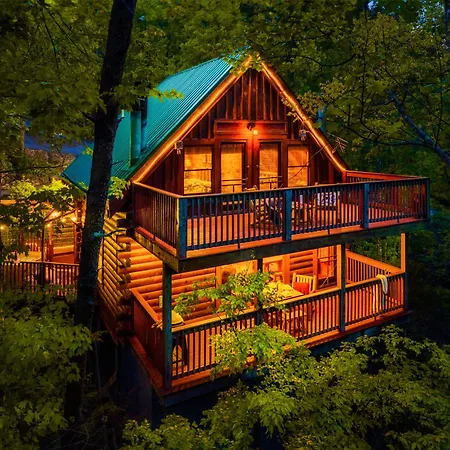 Cabin In A Gated Resort With Seasonal Resort Pool
